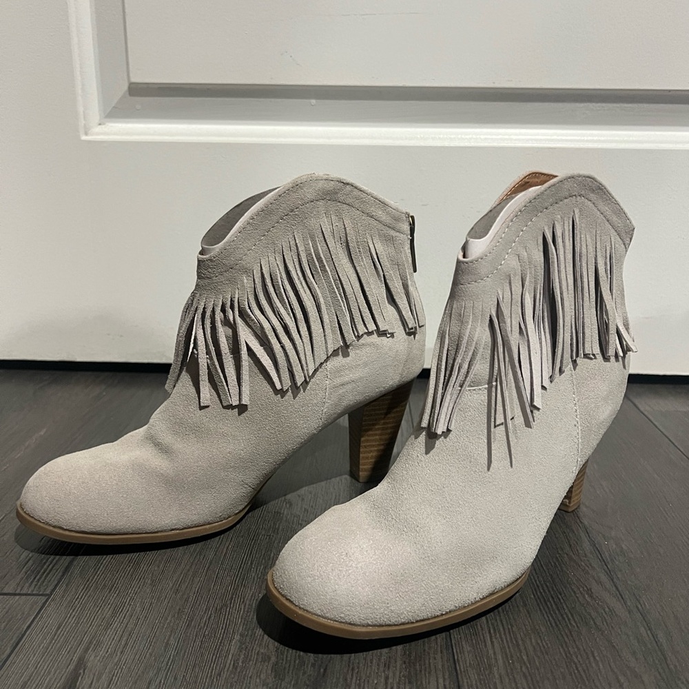 Fringe Suede Ankle Boots - Gray